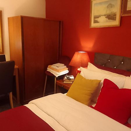 Ideal Home & Cottage Inviting 4 Bedroom Apartments Волсолл Екстер'єр фото
