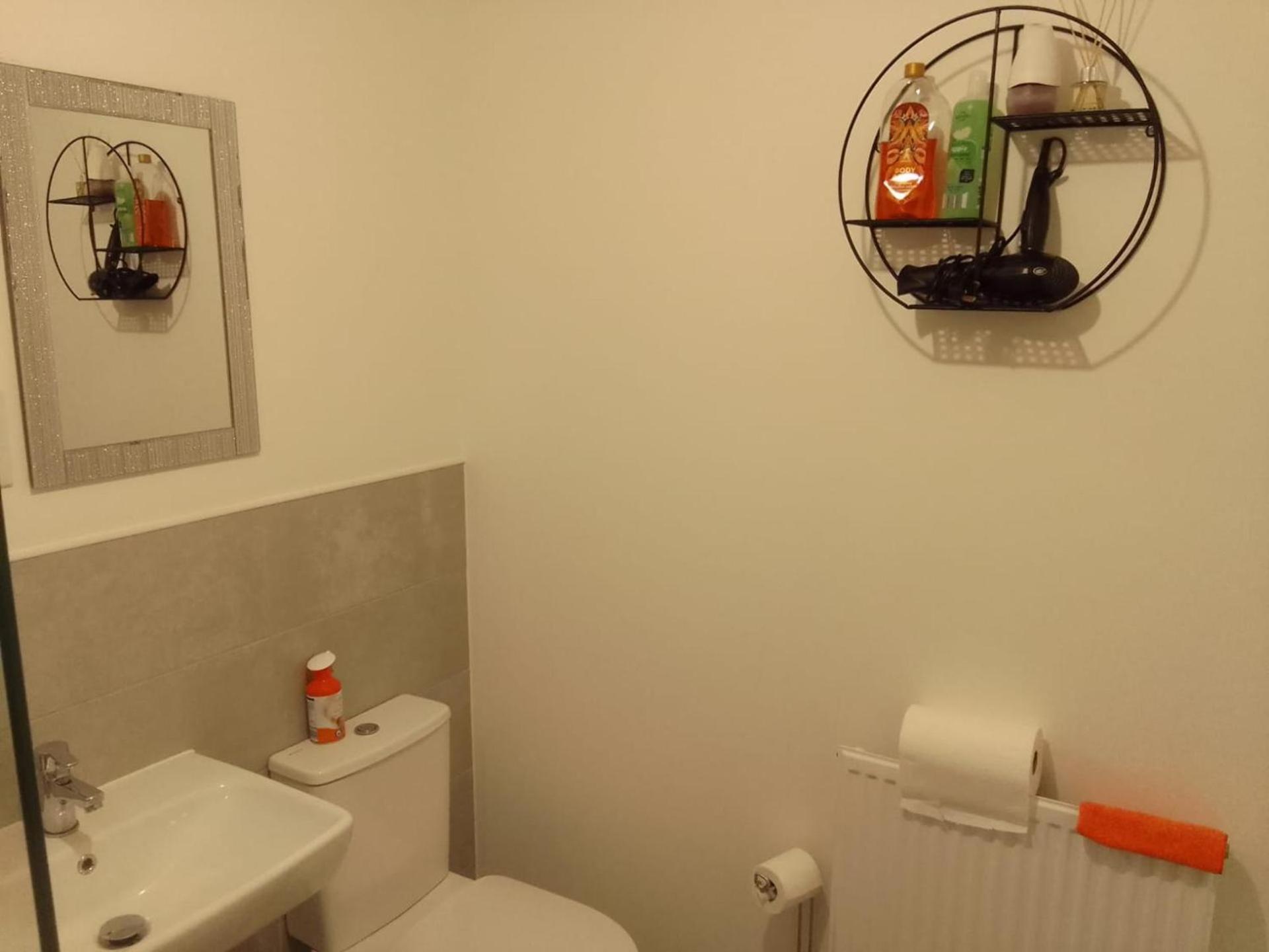 Ideal Home & Cottage Inviting 4 Bedroom Apartments Волсолл Екстер'єр фото