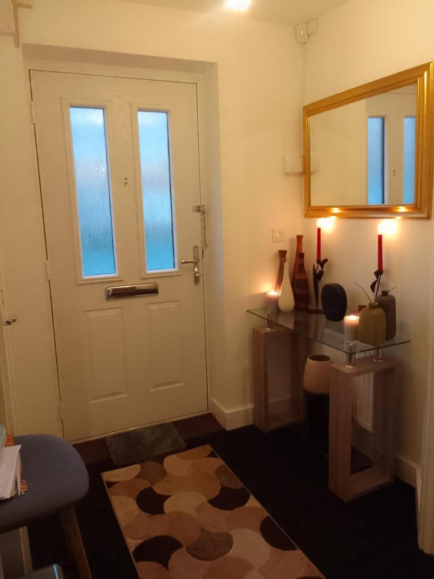 Ideal Home & Cottage Inviting 4 Bedroom Apartments Волсолл Екстер'єр фото